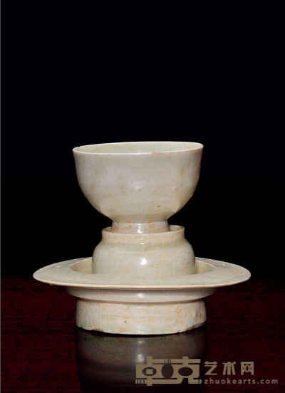 青白瓷盏托 一套 高：11.5cm