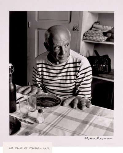 1952年摄影师罗伯特·杜瓦诺《毕加索的面包手》