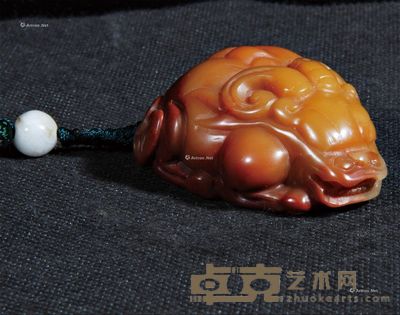 寿山石雕瑞兽手把件 --