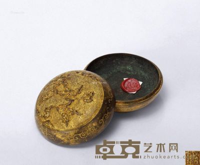 明 铜鎏金“松鹤延年”香盒 直径7.5cm