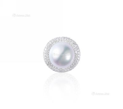 白色珍珠配钻石戒指