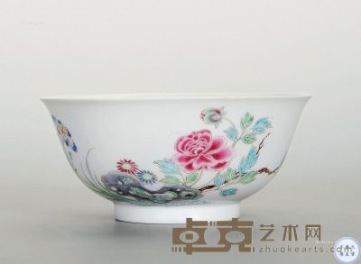 清雍正 粉彩蝶恋花纹碗 直径18.5cm