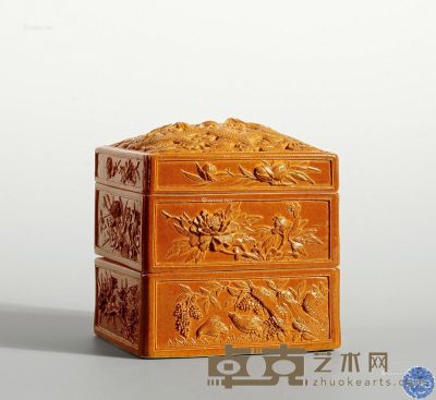 清中期 酱黄釉雕瓷双龙戏珠纹熏盒 高11.5cm
