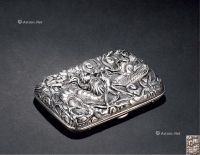 纯银浮雕龙纹烟盒