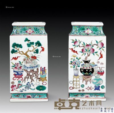 清 粉彩博古纹方口扁瓶（对） （二件） 22.2×2cm×2