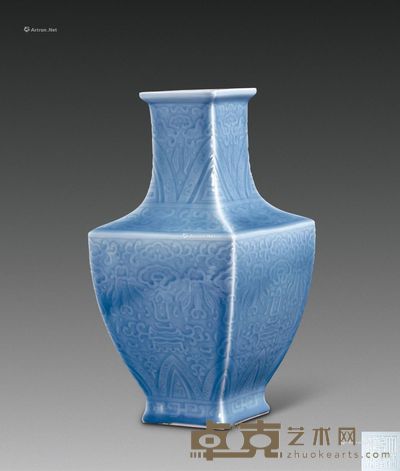 清乾隆 天青釉龙纹方尊 (一件) 高33.8cm