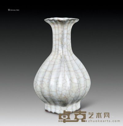 清 仿哥窑方口瓜棱瓶 (一件) 高16.3cm