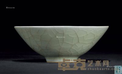 明 仿龙泉釉小碗 直径11.8cm；高4.5cm