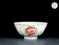 清雍正· 斗彩矾红团龙纹碗