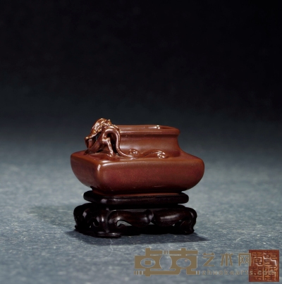 清乾隆·紫金釉雕螭龙水盂 高：4.6cm 长：7.6cm