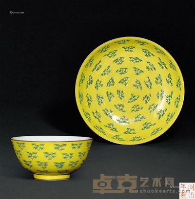 清同治 黄地粉彩绿竹纹盘 直径22.2cm