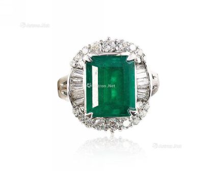 铂金祖母绿钻石戒指