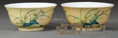 清道光 米黄釉粉彩花卉碗 （两件） 直径13cm