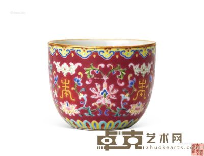 清嘉庆 胭脂紫地粉彩寿字纹杯 高5.6cm