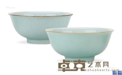 清乾隆 豆青釉碗 （一对） 直径18.3cm×2