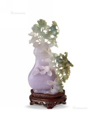 翡翠雕花卉纹盖瓶