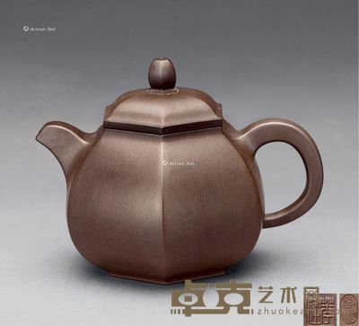 华健 高六方壶 高11cm；宽11cm