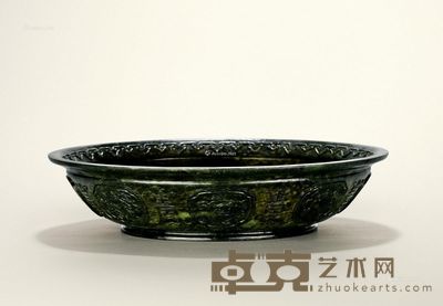 清乾隆 碧玉八宝捧寿纹盘 直径23.7cm