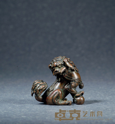 清·铜舞狮镇纸 高：6.8cm
