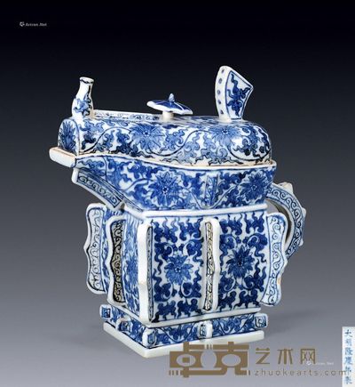 明隆庆 青花缠枝莲觥 高23cm