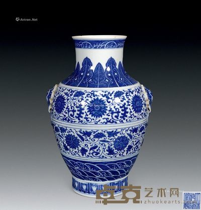 清 青花缠枝莲铺首瓶 高39cm