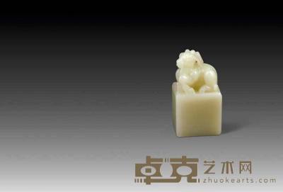 寿山芙蓉石神鹿钮印章 2.2×2.6×4.7 cm