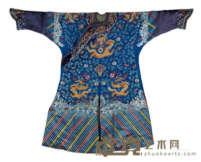 清 蓝色刺绣龙袍 高134cm；长172cm