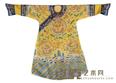 清 黄色绣龙袍 高123cm；长173cm