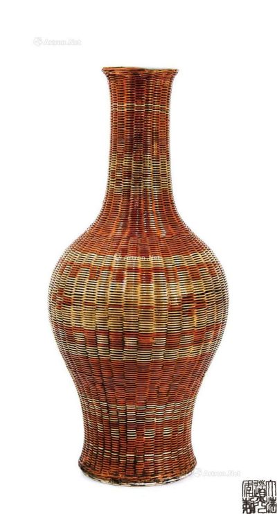 竹编织包白瓷橄榄瓶