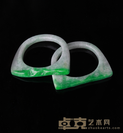 翡翠手镯一对 8x7cm