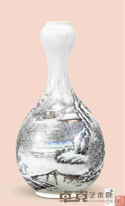 民国 何金海粉彩雪景蒜头瓶 高20.2cm