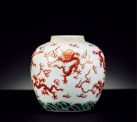清中期 矾红龙海水纹罐
