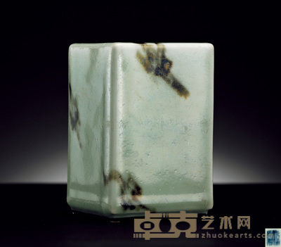 清乾隆 豆青仿石纹釉笔筒 高10.7cm