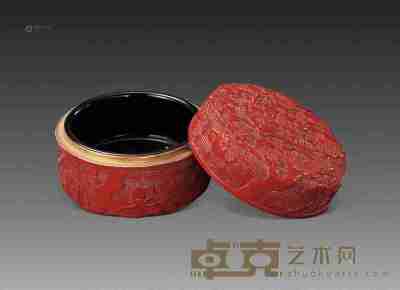 清 瓷仿剔红锦地梅花圆盒 直径8.3cm