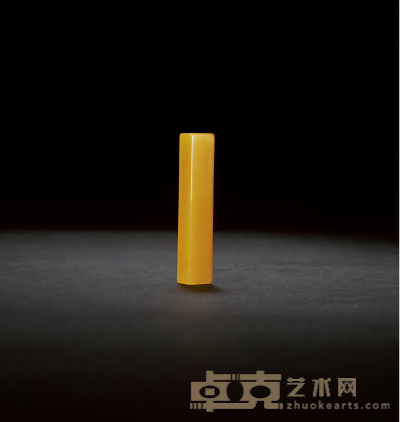 清·田黄冻石素方章 1.0×1.2×6.5cm 21.1g