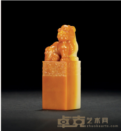 寿山双色芙蓉石古兽钮章 2.6×2.6×7.8cm