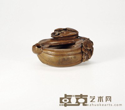 明末清初·濮仲谦制绵绵瓜瓞水注 高:8.3cm 长:16.3cm