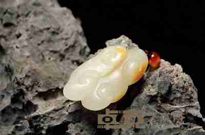 顾镇涛 白玉籽料圆雕灵芝挂件 2.8×1.5×0.8cm