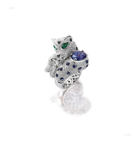 坦桑石配绿色石榴石、蓝宝石及钻石「猎豹」戒指