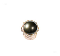 黑色珍珠配钻石戒指