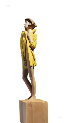 王犇 2013年作 穿风衣的女人之一