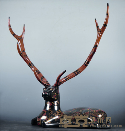 刘比建 梅花鹿 50×31×78CM