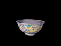 紫地素三彩龙纹碗