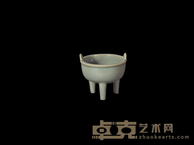 龙泉窑鼎式炉 直径:8.3cm 高:7.2cm