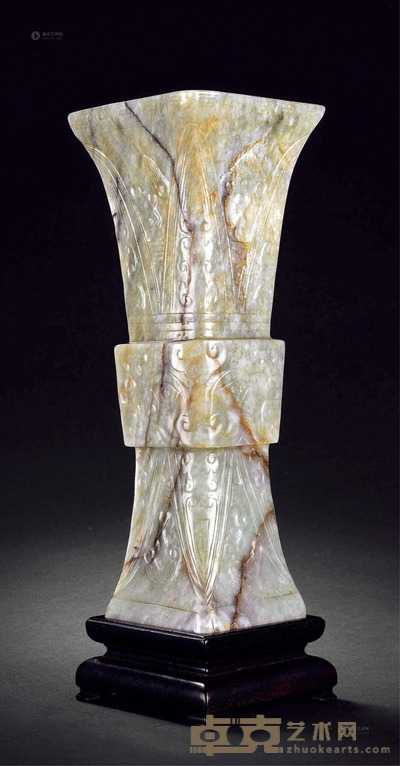 明 火烧玉饕餮纹出戟花觚 高28.5cm