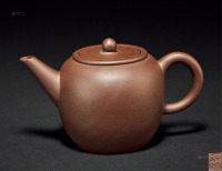 早期 中国宜兴款黑苹果壶