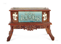 19世纪中期 陶瓷天使花缸