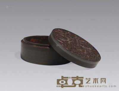 松花江石雕龙纹印盒 直径9.3cm；高4.2cm