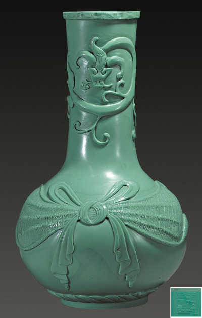 绿松石料螭龙纹饰包裹瓶