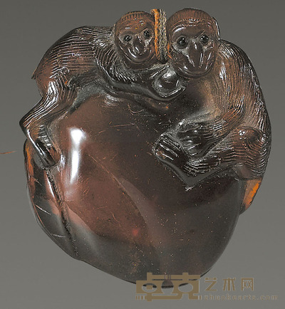 琥珀灵猴献寿佩 5×4.7cm